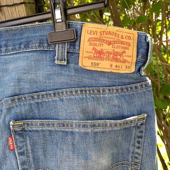 Levi's 559 relaxed fit straight leg jeans 44 x 32 - Picture 1 of 13